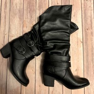 ⏳ GUC faux leather tall boots